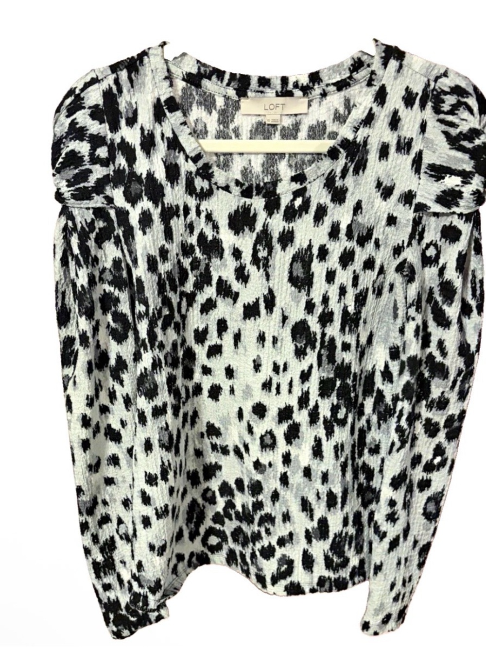 LOFT Size XS Black & White Animal Print Textured Puff Sleeve Top
